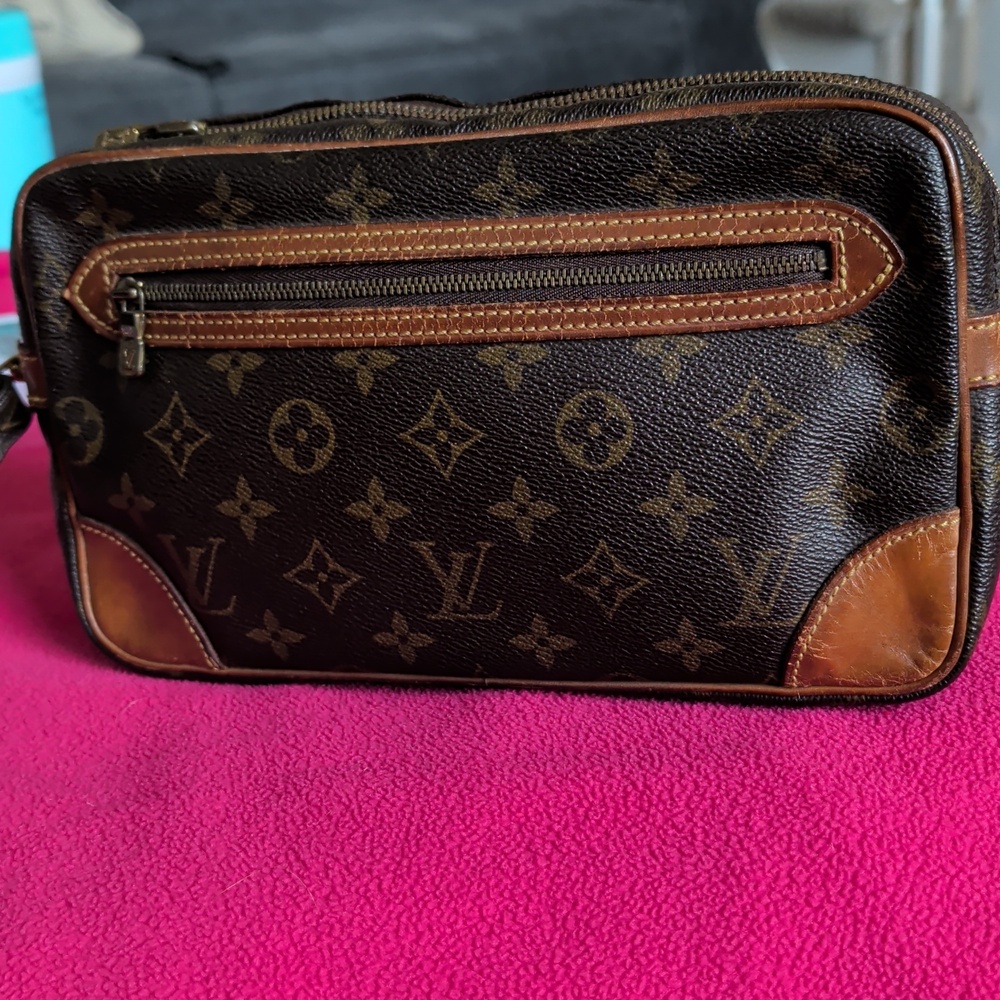 Excellent Condition LOUIS VUITTON “Marly Dragonne” PM Clutch, Date Code …
